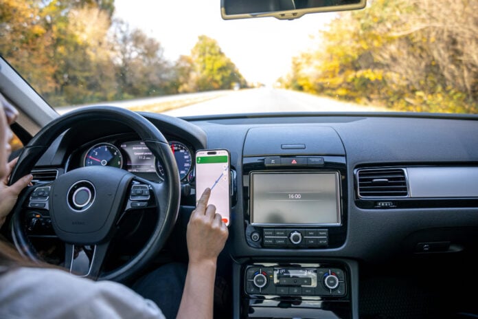 Interface de serrure intelligente sur tableau de bord de voiture Apple CarPlay 2026