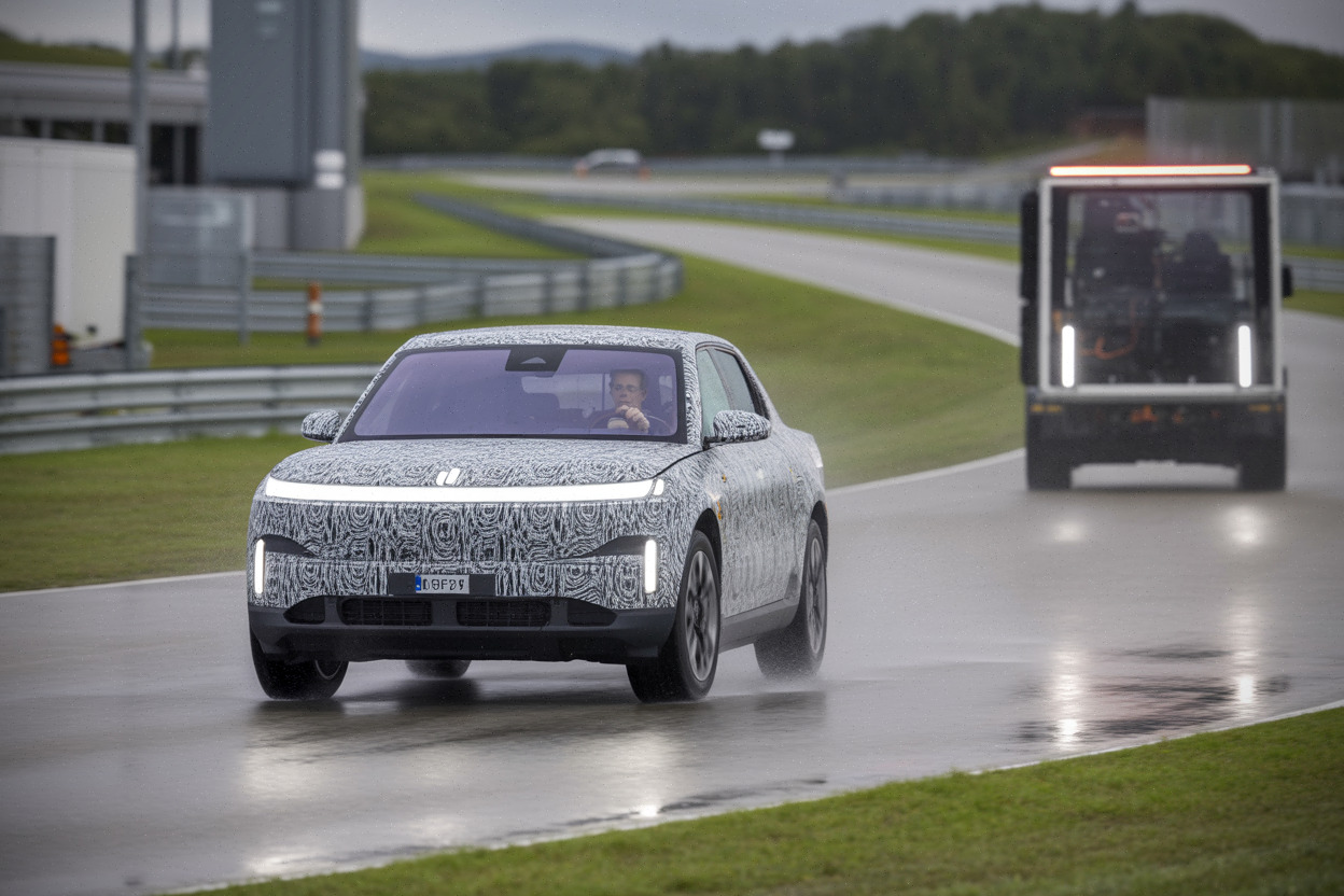 Essais dynamiques d’un SUV électrique hautes performances inspiré du concept