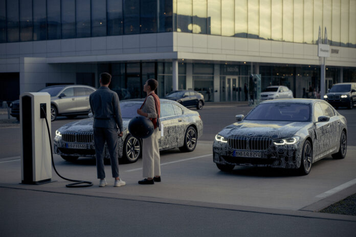 66c49d4dc4b22888 M3 électrique, M3 thermique, BMW assume une rivalité interne et vise les chronos, ce que la lettre M doit affronter