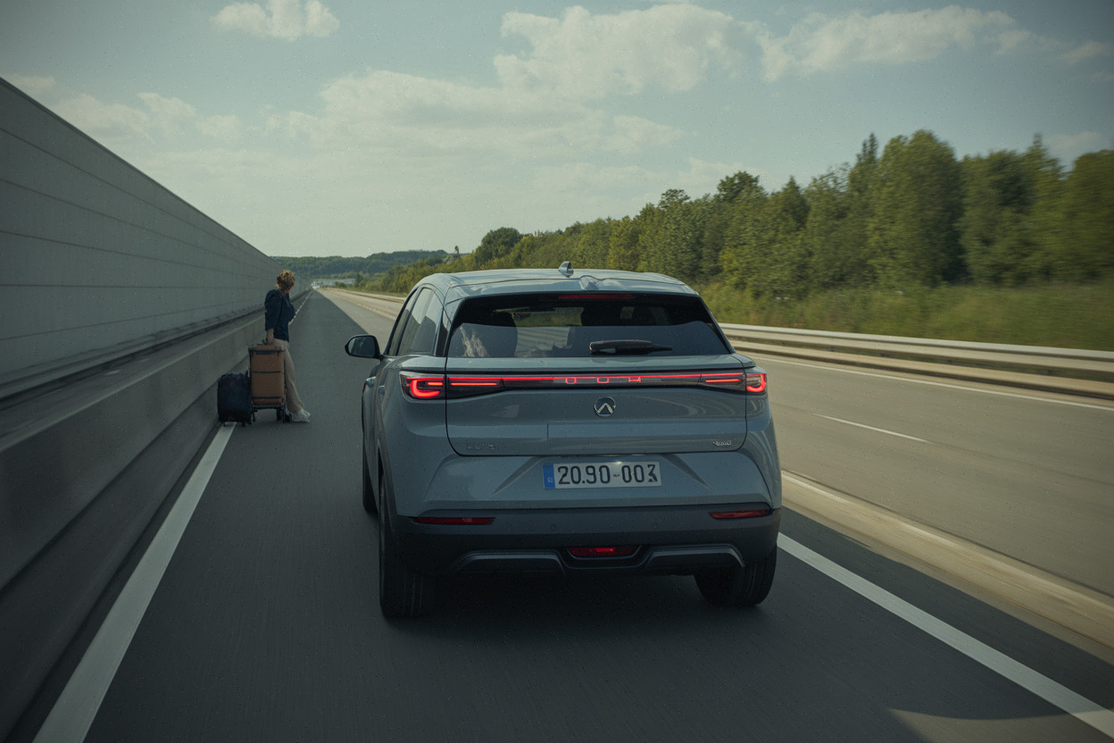 SUV électrique sur autoroute, autonomie réelle et vitesse stabilisée en 2026