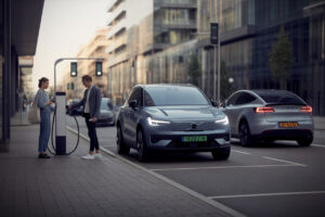 2027, sous 50 000 $, plateforme SPA3, le Volvo EX50 vise le Tesla Model Y, ce SUV électrique cache une stratégie inattendue